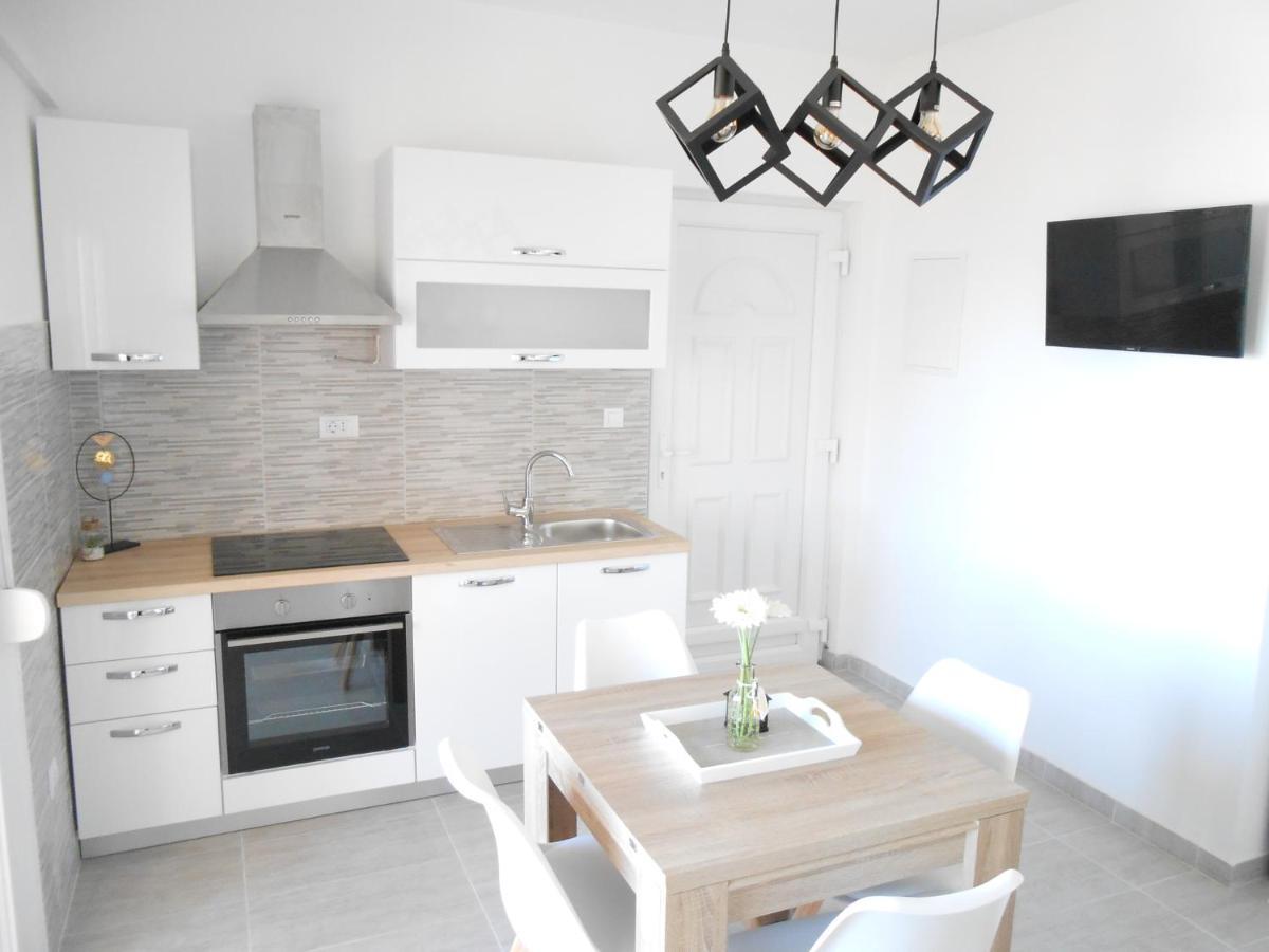 Apartments With A Parking Space Okrug Gornji, Ciovo - 13859 Trogir Exterior foto